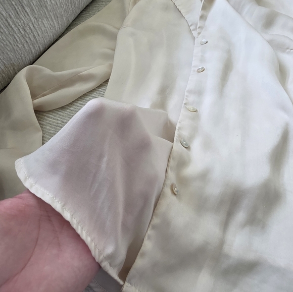 Forever 21 Cream Button Down Shirt / Cover Up - Picture 3 of 5